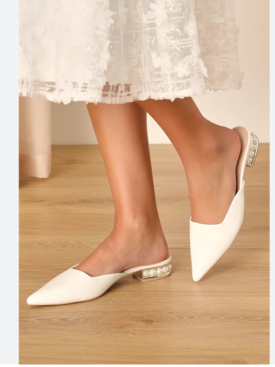 Perlina Shoes - Lulus Pearl-Accented Pointed Toe Mules - White